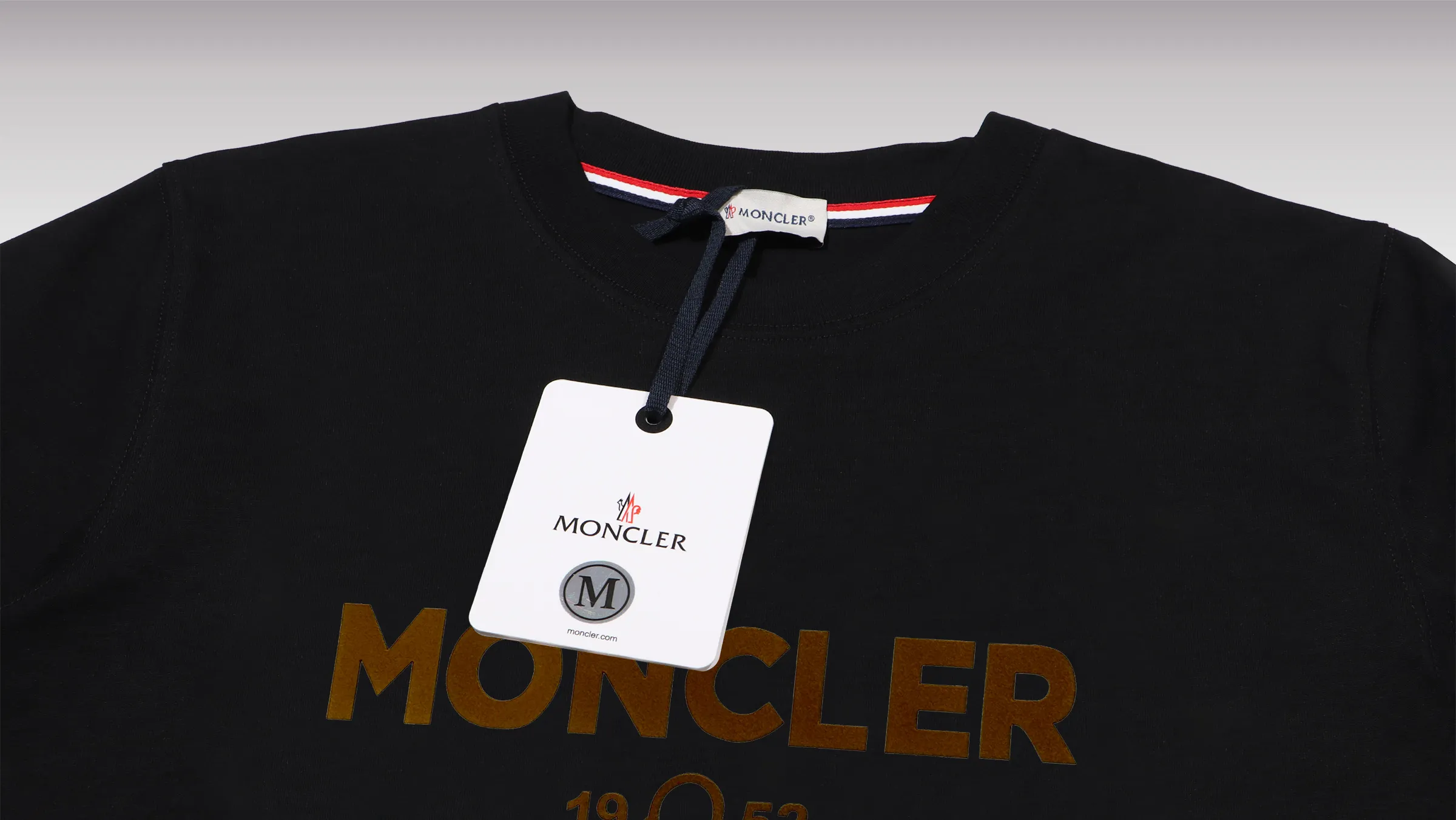 《Moncler~ 》2024New Arrival Quality T , Versatile Quality ！ ‼ 32 250G ‼ ， ， ， ， T 🤪 Sizes：S-M-L-XL-2XL ：Black，White， Same Style